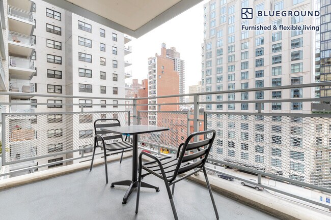 Foto del edificio - 305 East 86th St