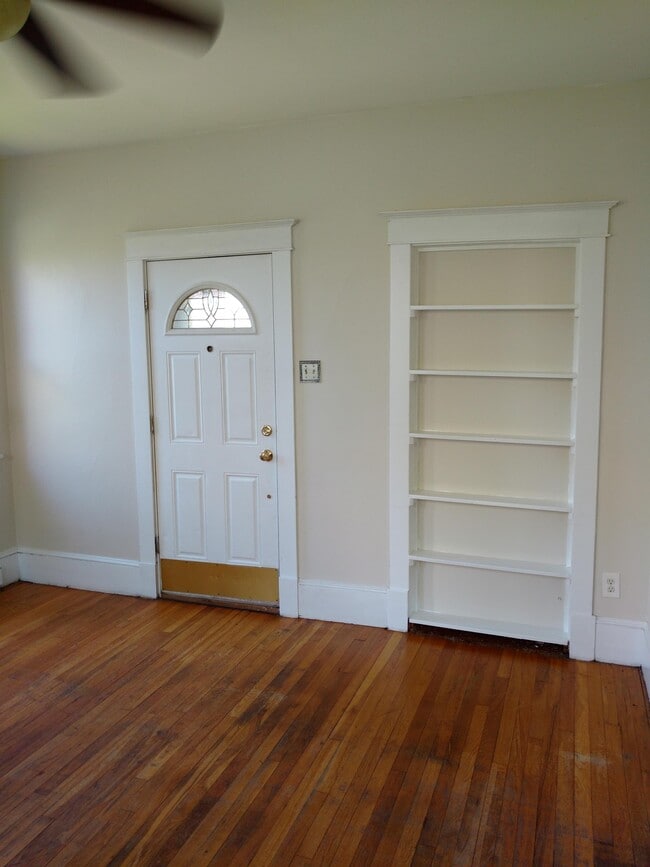 Building Photo - 101 W Whitlock Ave