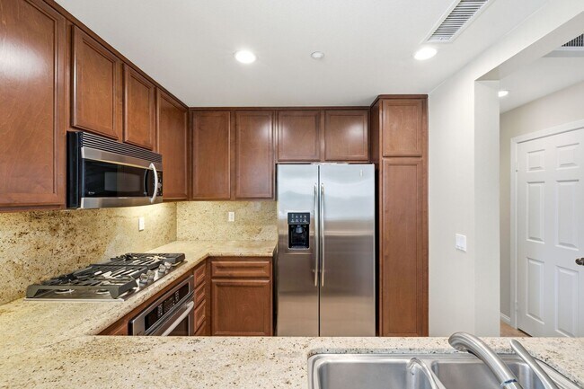 Foto del edificio - Turtle Ridge Corner Home with 2-Car Garage