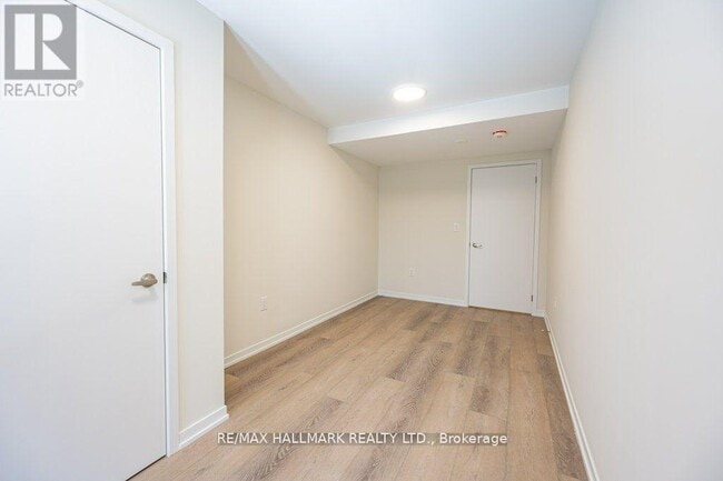 Building Photo - 49 Matawin Ln