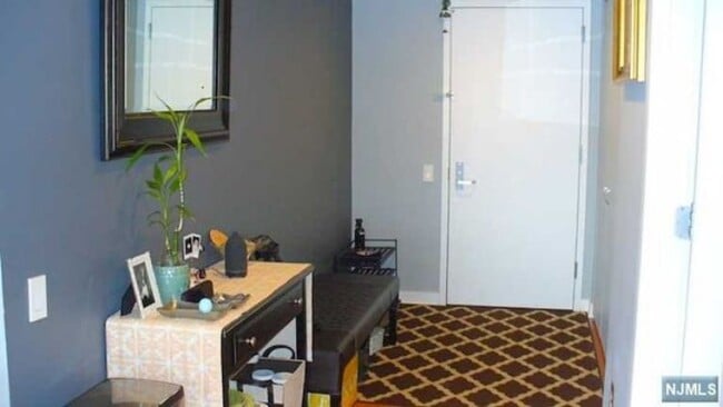 Building Photo - 510 Hudson Park