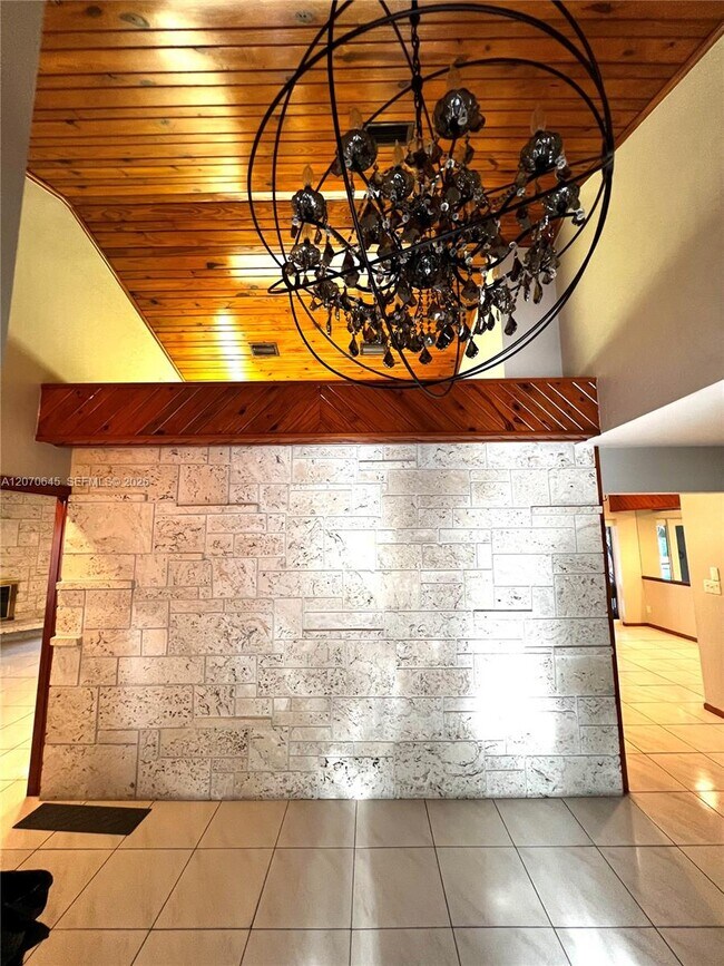 Foto del edificio - 297 NW 104th Ave