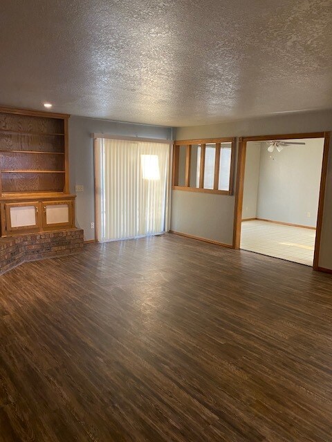 Foto del edificio - 9900 Rockwell Terrace