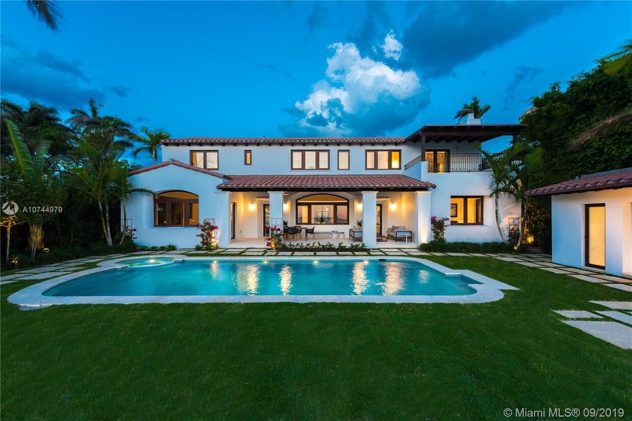 Foto principal - 5410 N Bay Rd