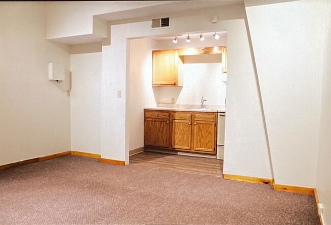 Building Photo - 59 Pleasant St