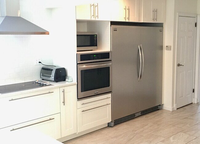 Foto del edificio - 410 N Farview Ave