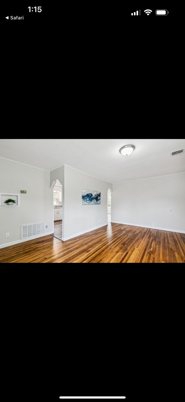 Building Photo - 918 S Bonn Ave