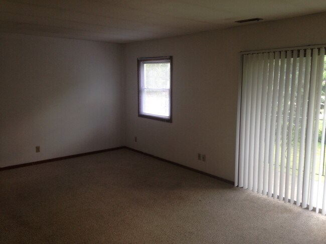 Building Photo - 3719 Robey Ave