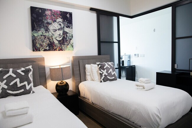 Foto del edificio - 1414 Grand St