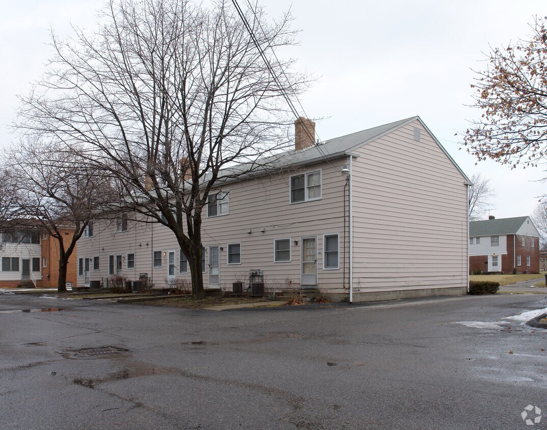 Building Photo - 60-68 N Pershing Ave