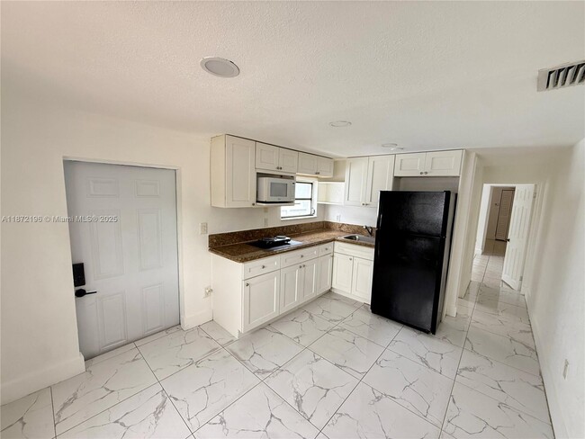 Foto del edificio - 3331 NW 18th Terrace