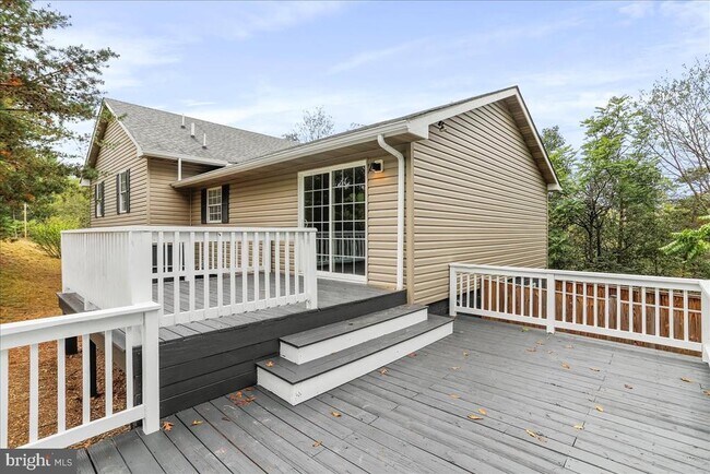 Foto del edificio - 72 Pioneer Ln