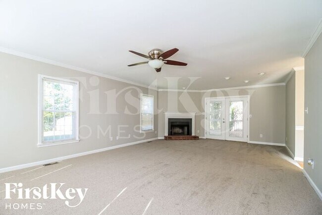 Foto del edificio - 5213 Pembrooke Forest Ct