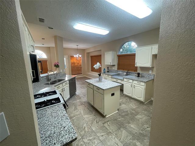 Foto del edificio - 6701 Carrington Dr