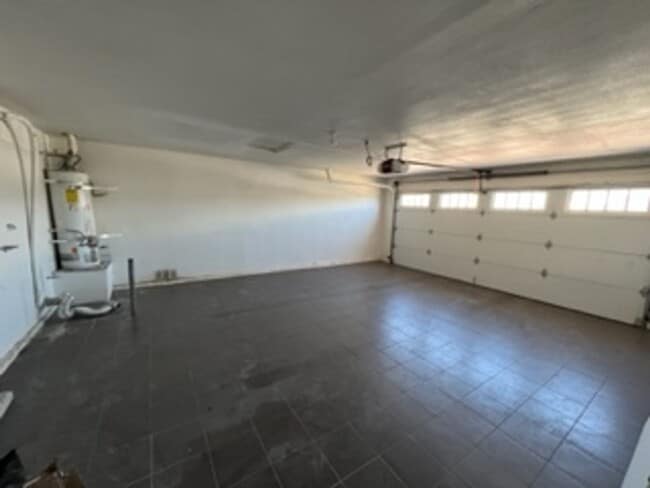 Building Photo - RV T 7640