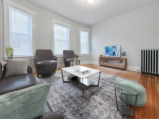 Building Photo - 108 Callender St