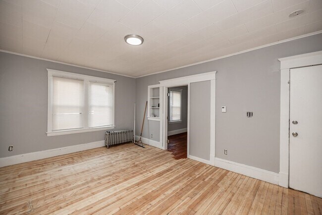 Building Photo - 58 Johnson St