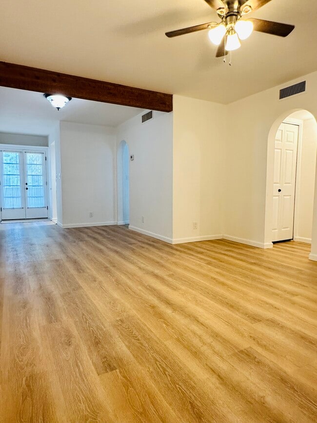 Foto del edificio - 1449 E Highland Ave