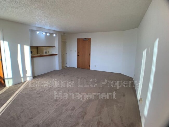 Building Photo - 5333 Likini St