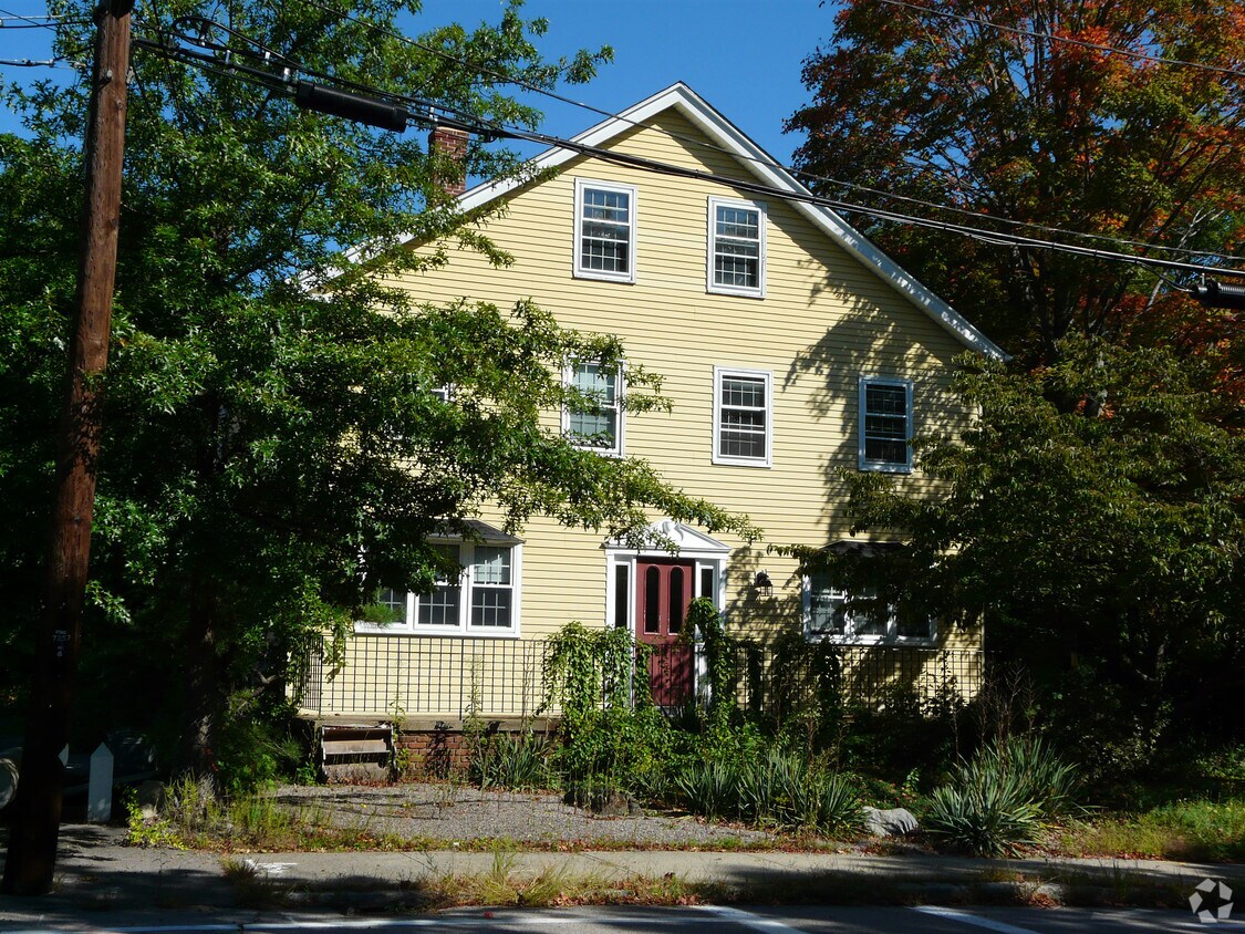 Primary Photo - 83 Mechanic St