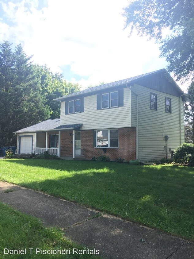 Primary Photo - 3 br, 1 bath House - 4920 SHASTA WAY