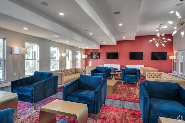 Sala con Wi-Fi - Estates at Avenstar