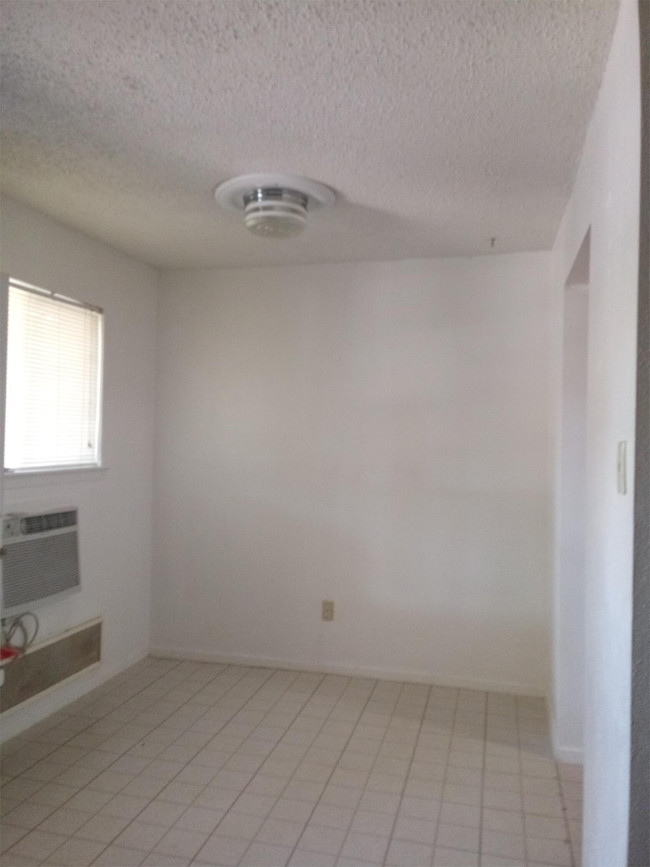 Foto del edificio - 124 Columbia Ln