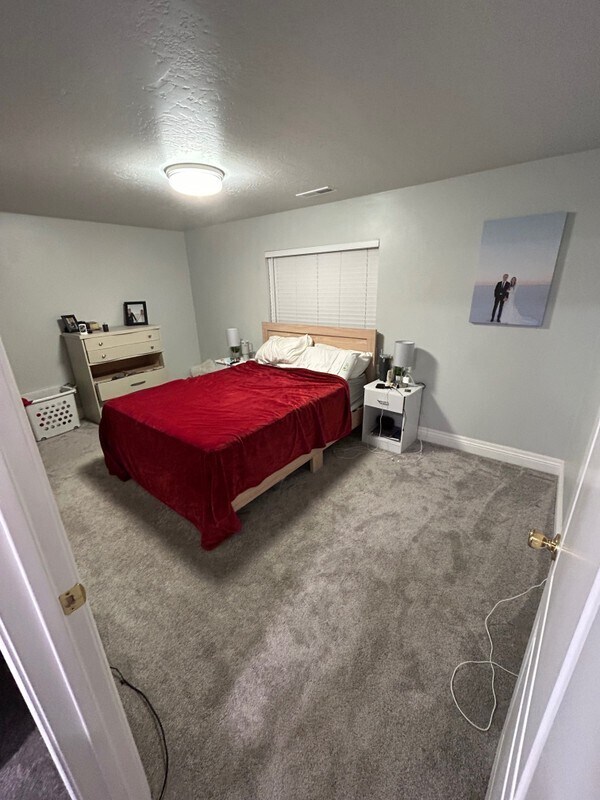 Foto del edificio - 769 Spring Ln