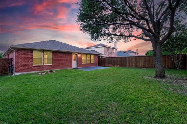 Foto del edificio - 1637 Thornhill Ln