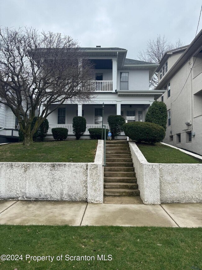 Foto del edificio - 2208 Adams Ave