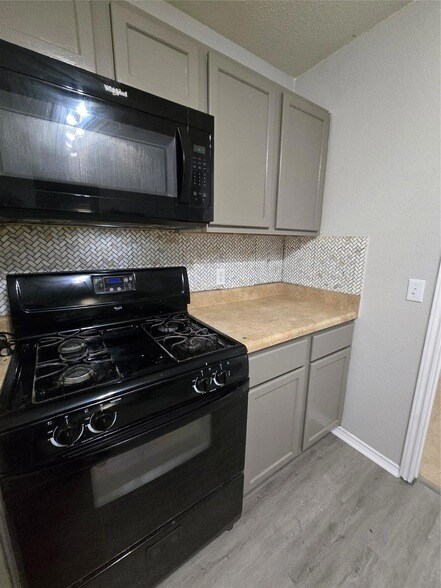 Building Photo - 217 Tolcarne Dr
