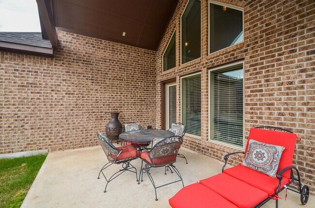 Foto del edificio - 3534 Chestnut Grove Ln