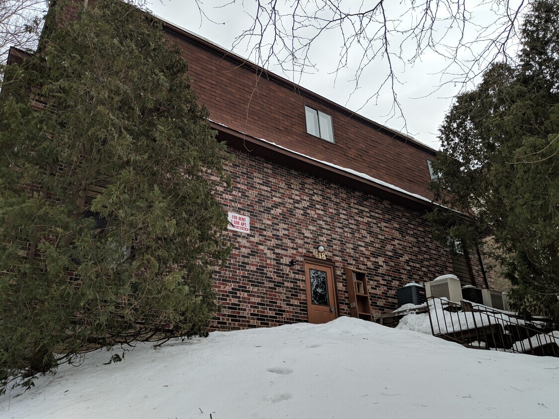 Foto principal - 418 S Van Buren St