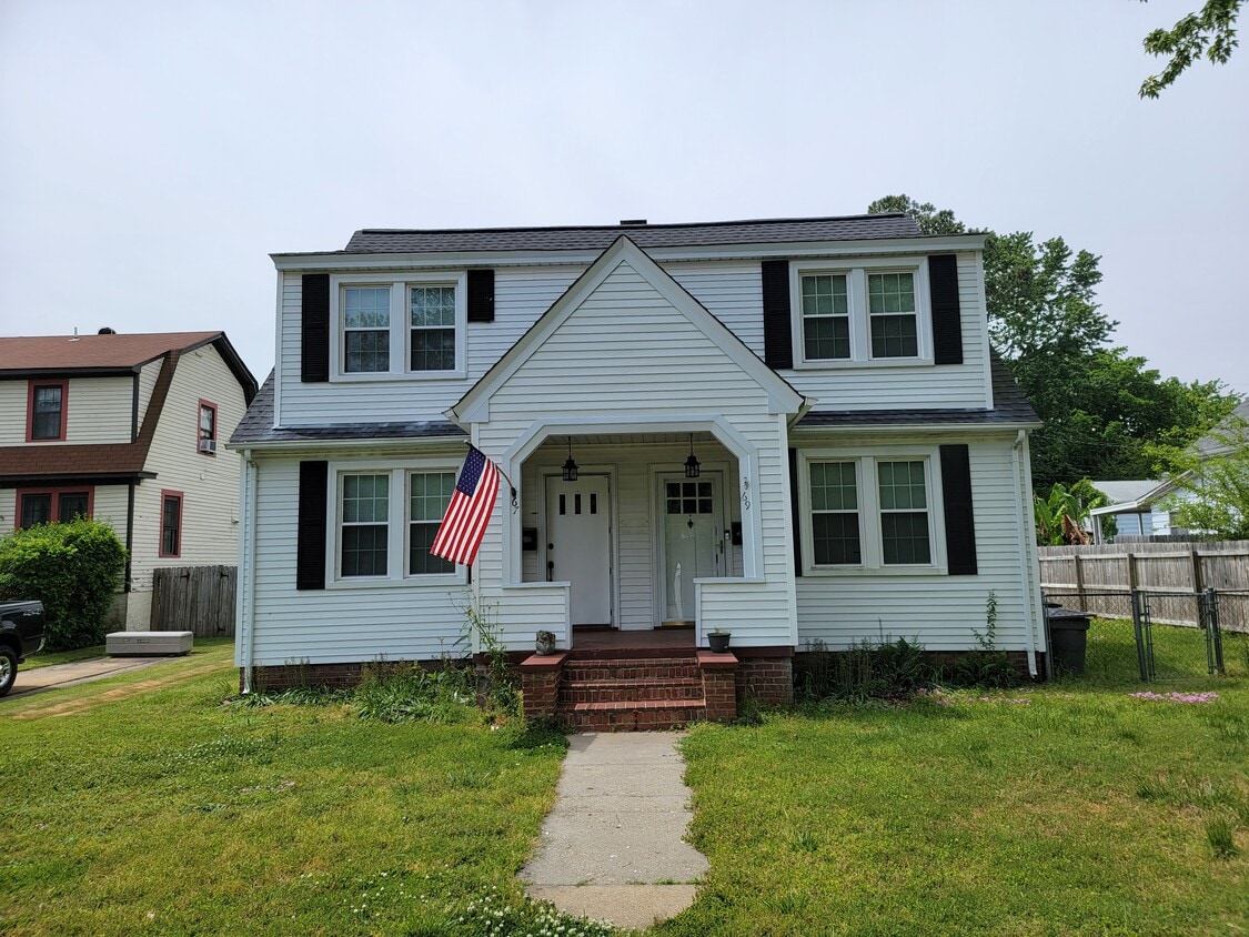 Primary Photo - 69 Greenbriar Ave