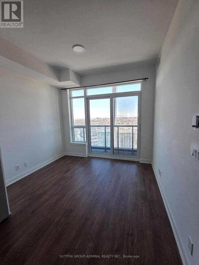 Building Photo - 50 Upper Mall Wy