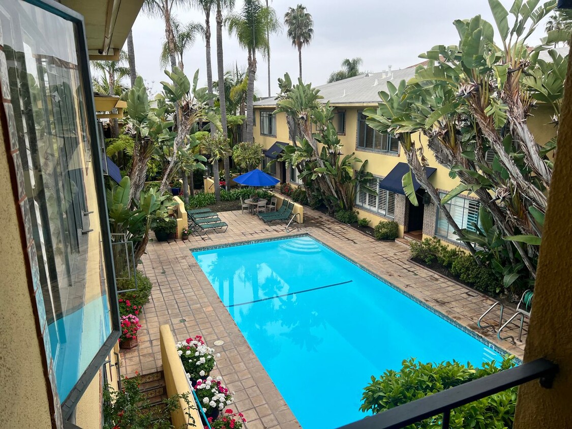 Foto principal - 2BR/1BA Villa near Sunset and Hollywood Blvd