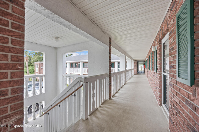 Building Photo - 1900 Knox McRae Dr