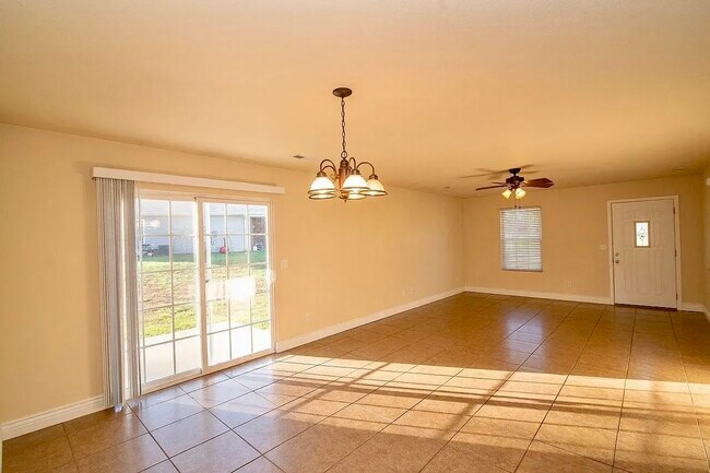 Foto del edificio - 300 Rylee Cir