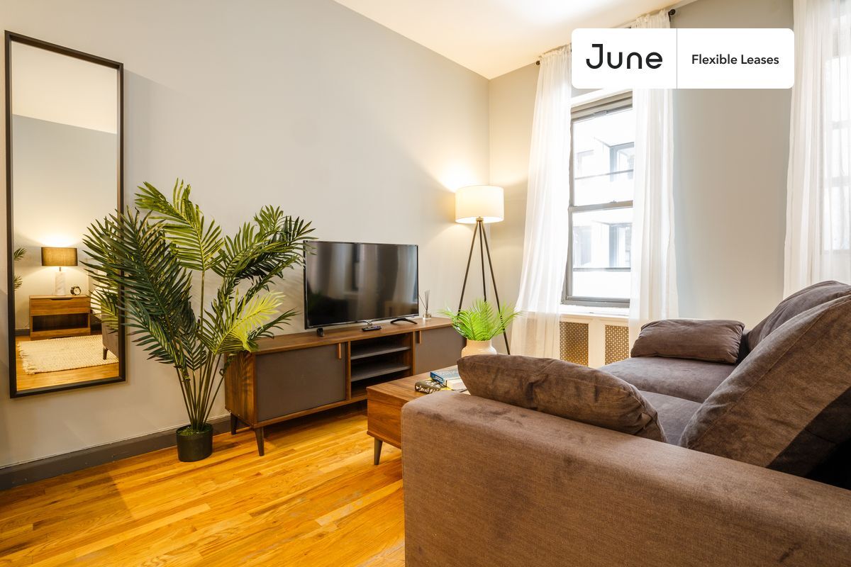 Primary Photo - 305 East 95th Street