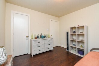 Building Photo - 10735 Cobblecreek Way