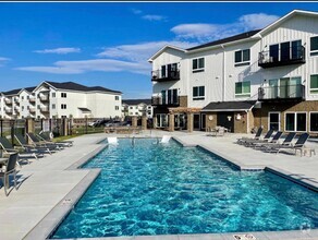 Building Photo - The Harbor at Valley Shores