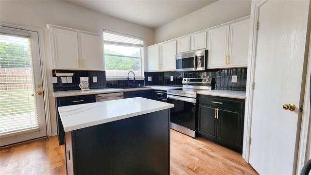 Building Photo - 1047 Port Boliver Dr