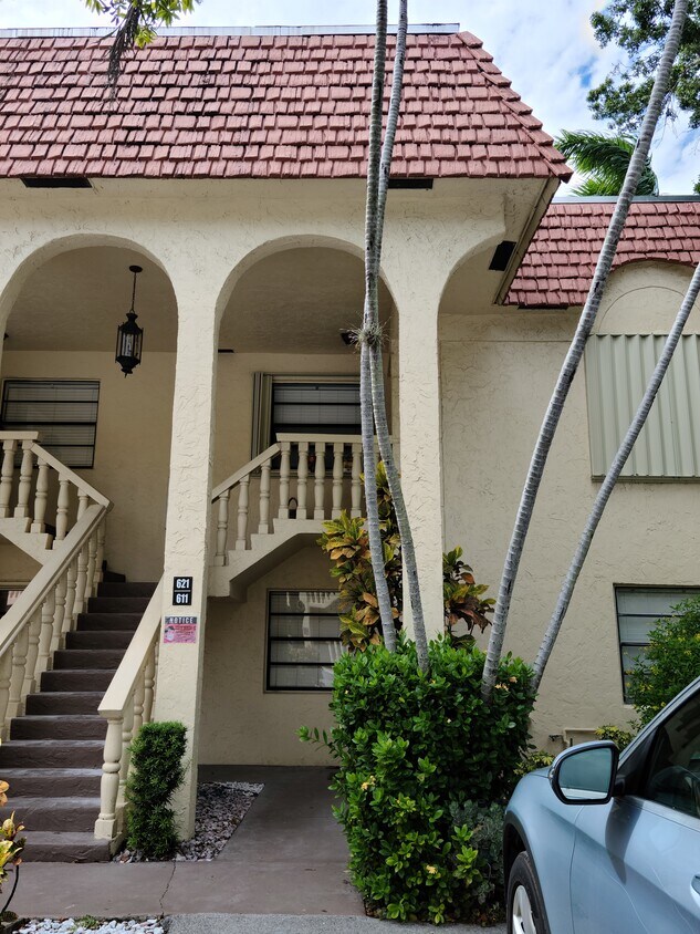 Foto principal - 130 S Cypress Rd