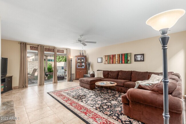 Foto del edificio - 7912 E Sage Dr