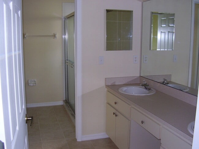 Building Photo - Two bedroom Villa on the Golf Course in Lake Bernadette