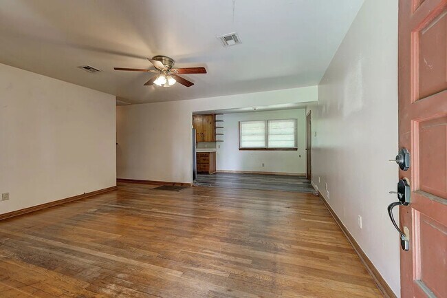 Building Photo - 1306 McKinley Ave