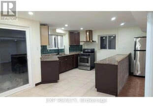 Building Photo - 105 Bayridge Dr