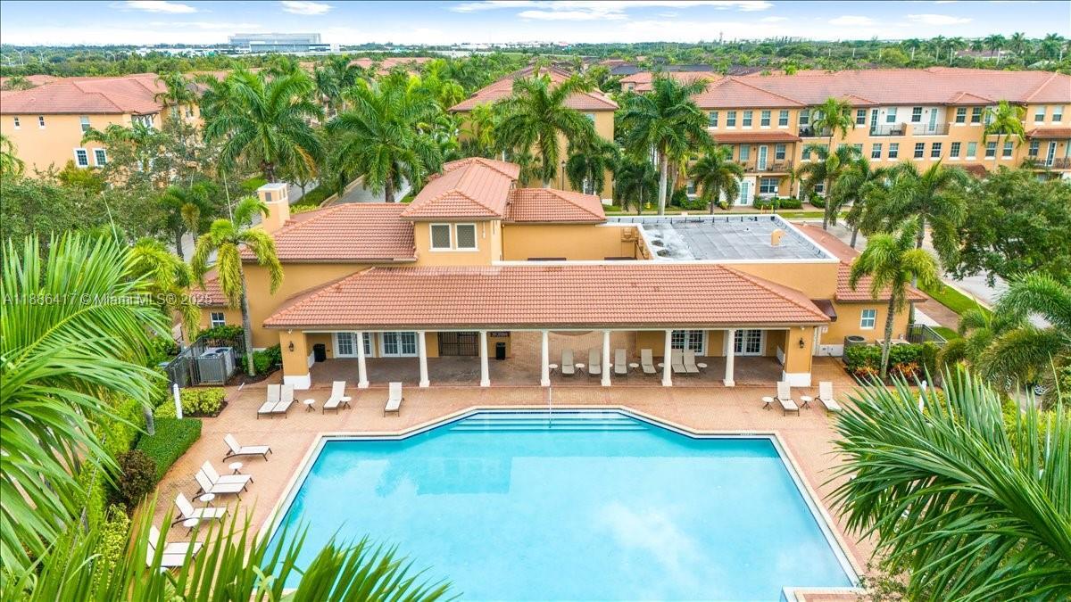 Foto principal - 1048 SW 147th Ave