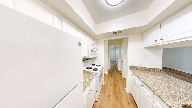Foto del edificio - Updated 3Bedroom/2Bathroom - Great Location!
