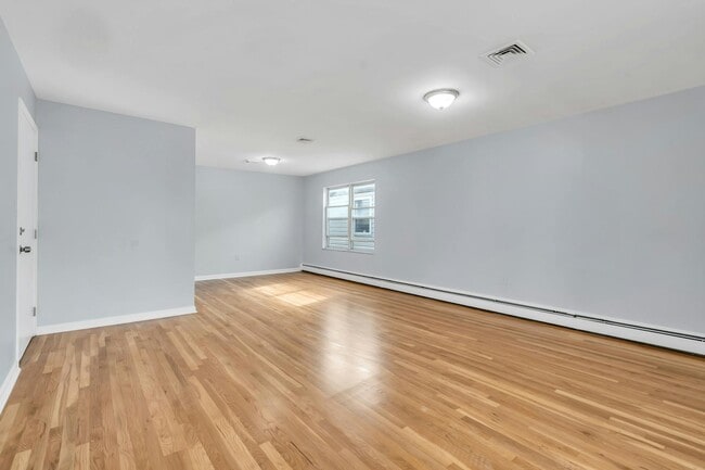 Building Photo - 62 70th St
